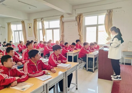 嵩山文武学校文化课培训班