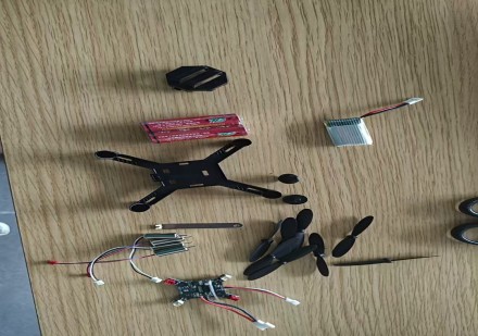 免费学基础组装微型无人机带回家