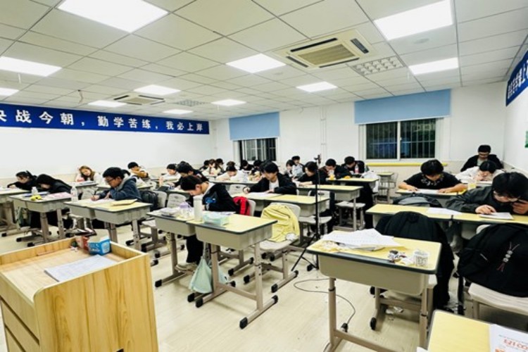 天津高中全日制课程