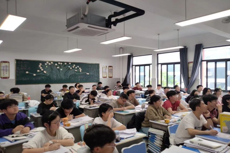 湖南鸿堃单招升学集训基地