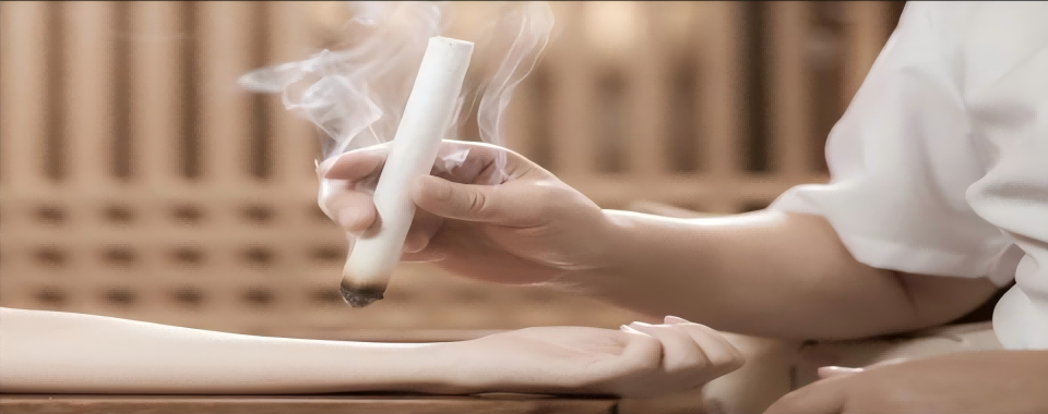 青岛市艾灸培训学校：从理论到实操，系统学透经络艾灸原理，让你轻松上手做艾灸调理师