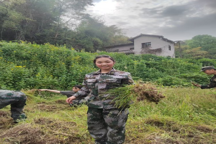 重庆耀昂青少年教育外出农耕