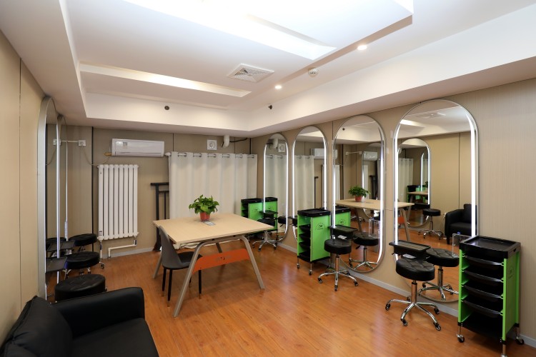 天津臻彩美学职业培训学校