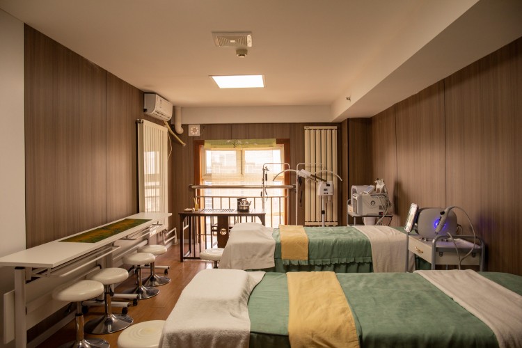 天津臻彩美学职业培训学校