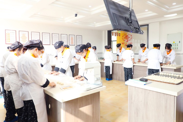 西安新纪元技工学校环境图