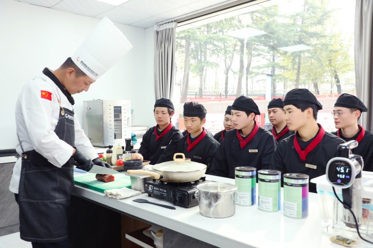 西安新纪元技工学校环境图