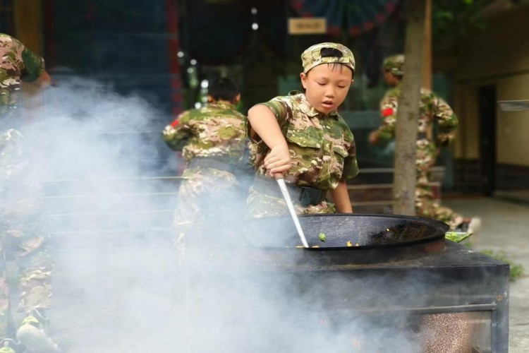 绵阳腾飞少年军校