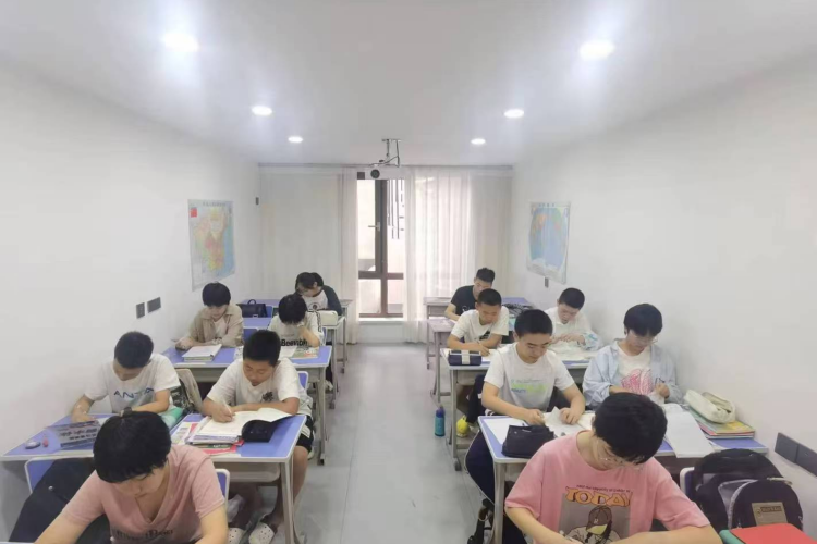 通辽英才教育培训学校