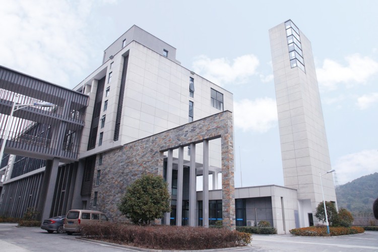 杭州新东方高复学校环境