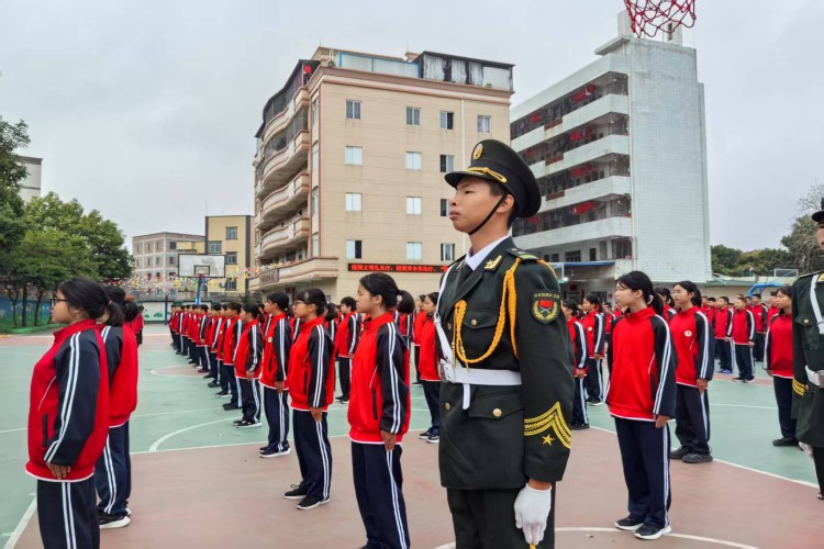  广东茂名春雨学校校区环境