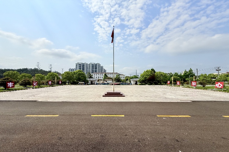 军晨火焰蓝训练基地