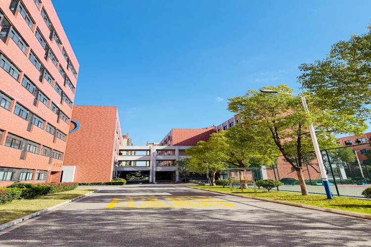 苏州盛湖学校初三复读