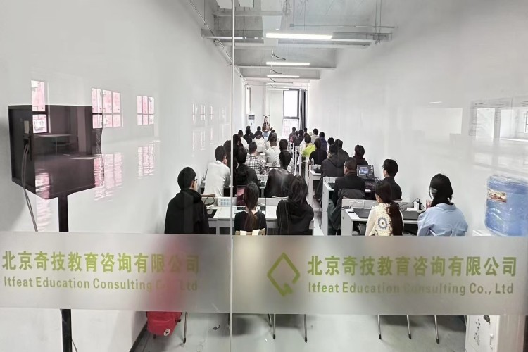 北京奇技教育教室环境