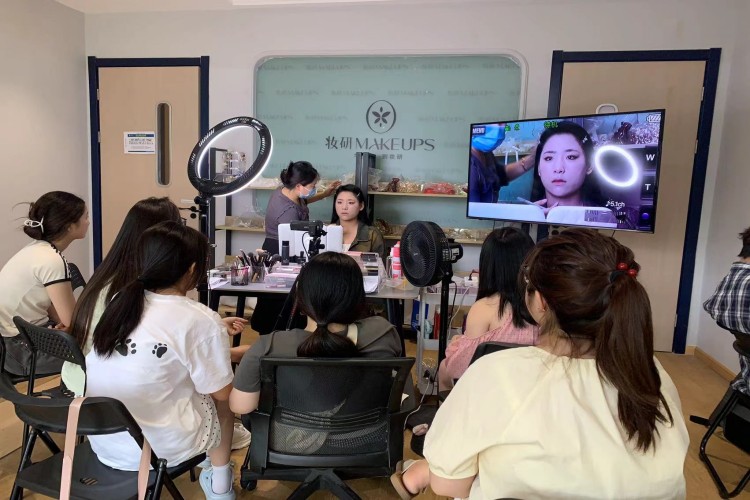 长沙妆研职业技能培训学校