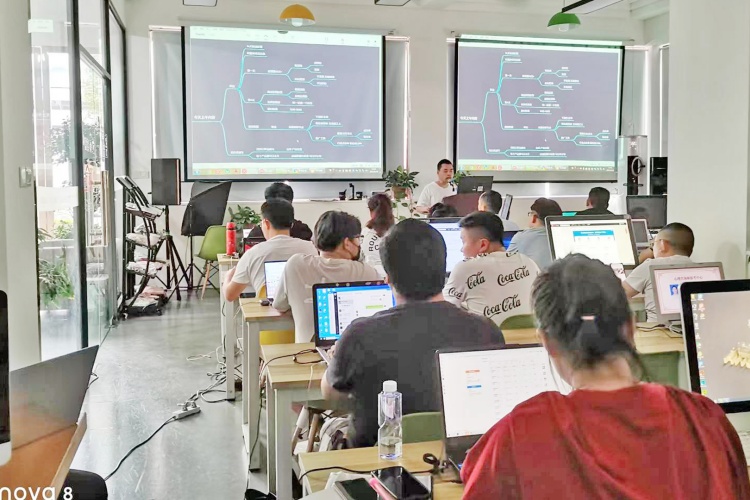 义乌指创新希望电商学院