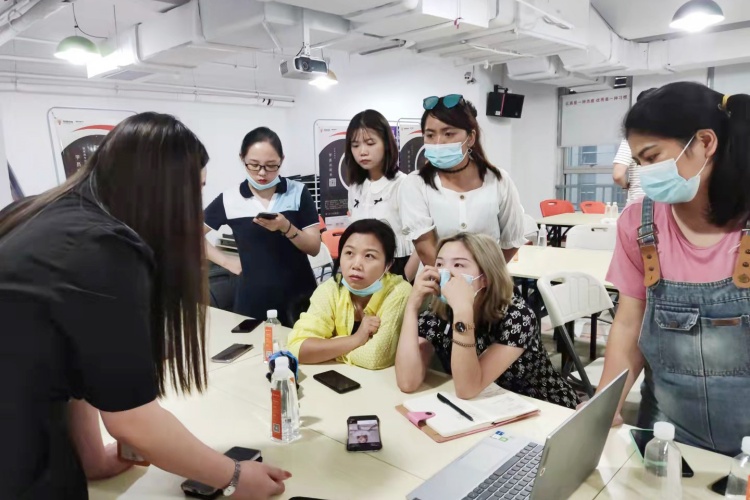 义乌指创新希望电商学院