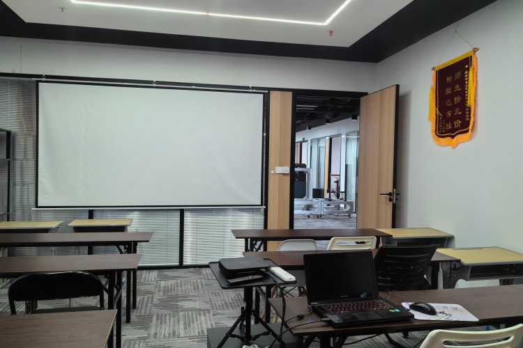 深圳东方汇自动化学员校区环境