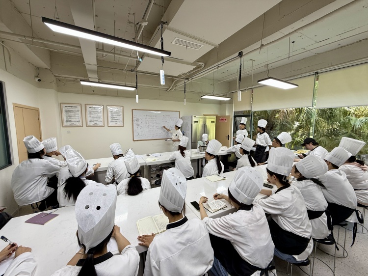 成都优艾米职业技能培训学校课堂