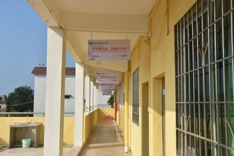 英德市博冠实验学校校区环境