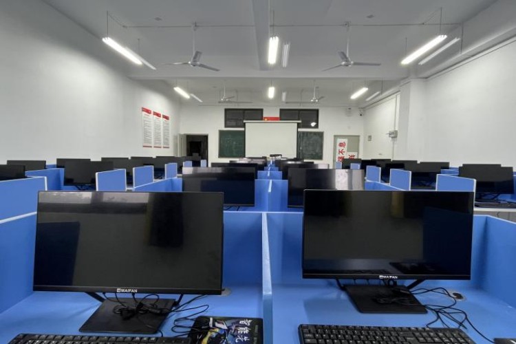 合肥迈丁无人机教学环境