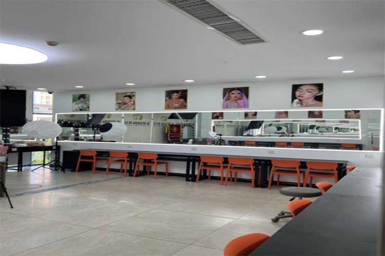 河北彩雅教育校区环境图