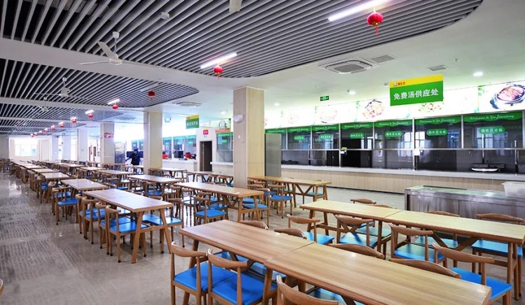 山师育才学校食堂