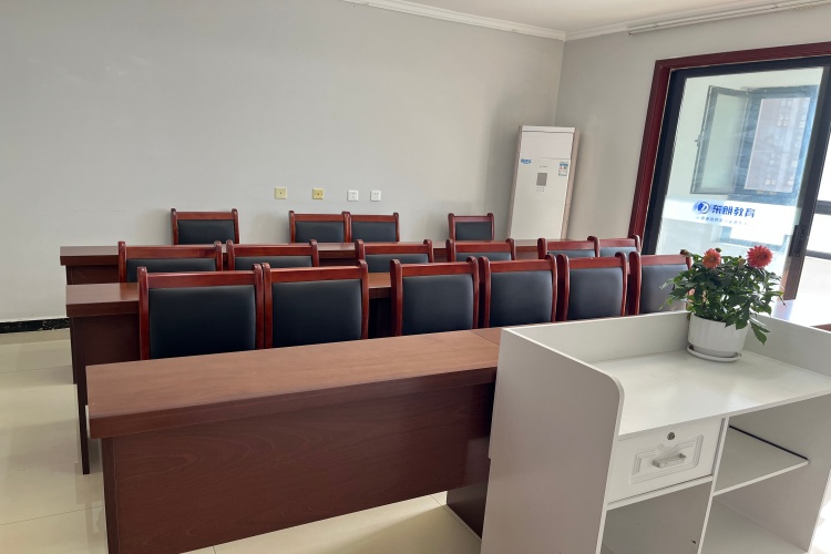 郑州东朗教育教室环境