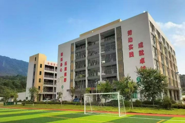 湖南亲情教育学校校区环境图