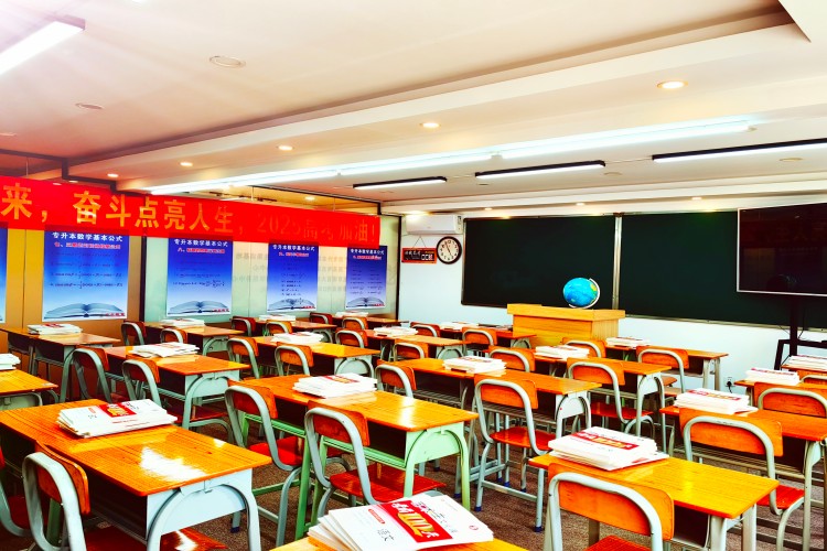 广西京北教育教室环境