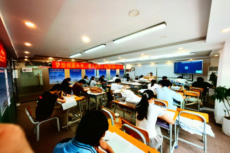 广西京北教育教室环境