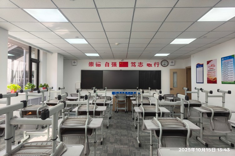 兰州新育人学校走廊