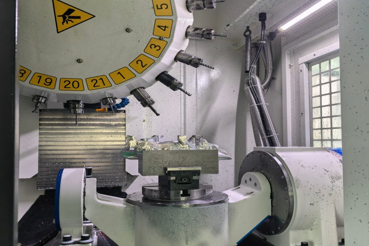 深圳优异数控培训学校环境图