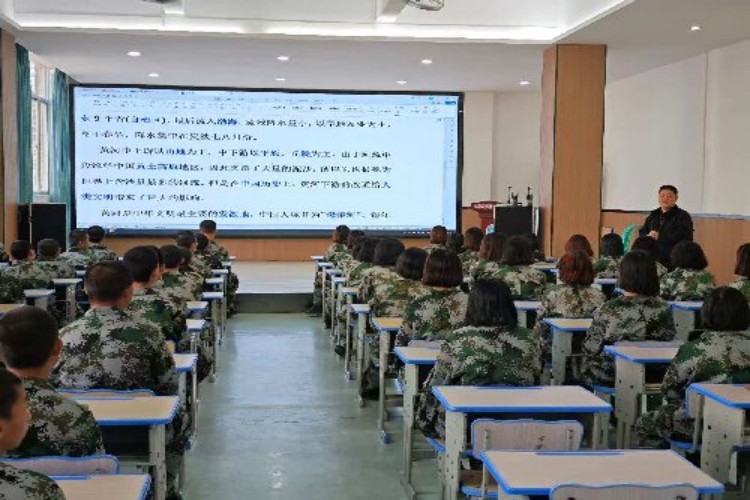 七彩凤凰·润泽青少年特训学校学校环境图