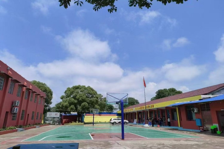 湖南亲情教育学校校区环境图