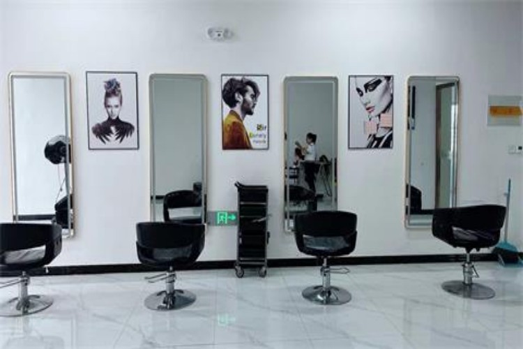 邯郸金皇后美发彩妆学校