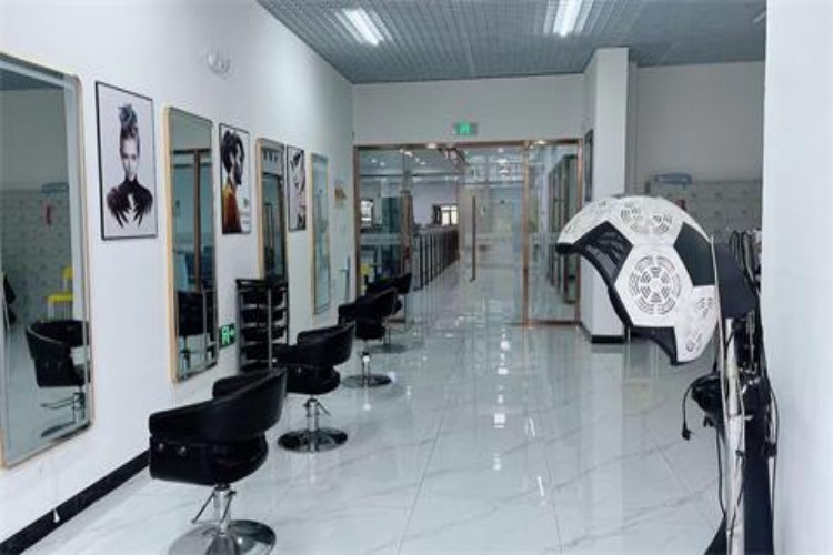 邯郸金皇后美发彩妆学校