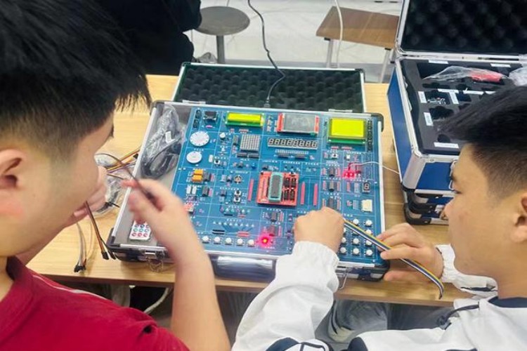 青岛日森教育校园环境图