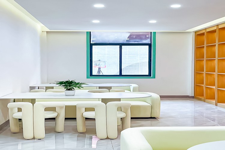 成都赫彩化妆学校