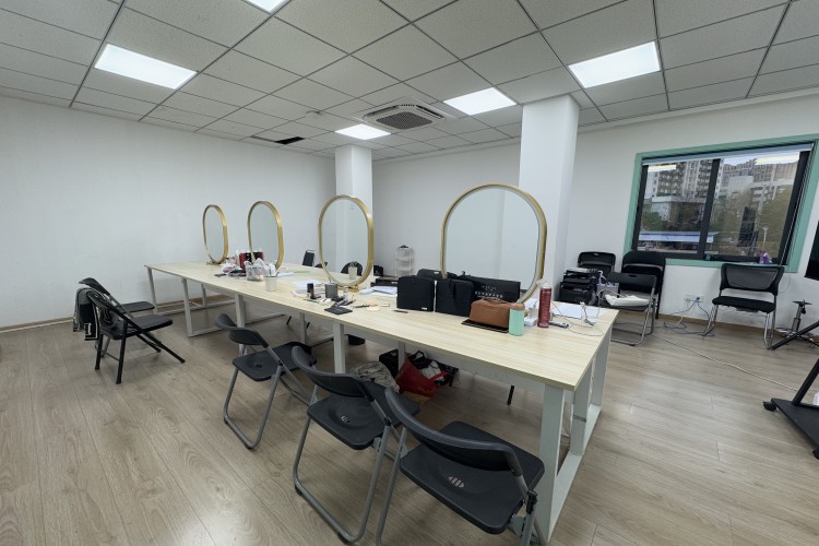 成都赫彩化妆学校