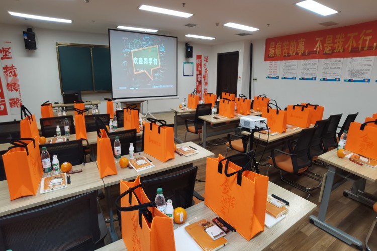 启航专升本校区环境图