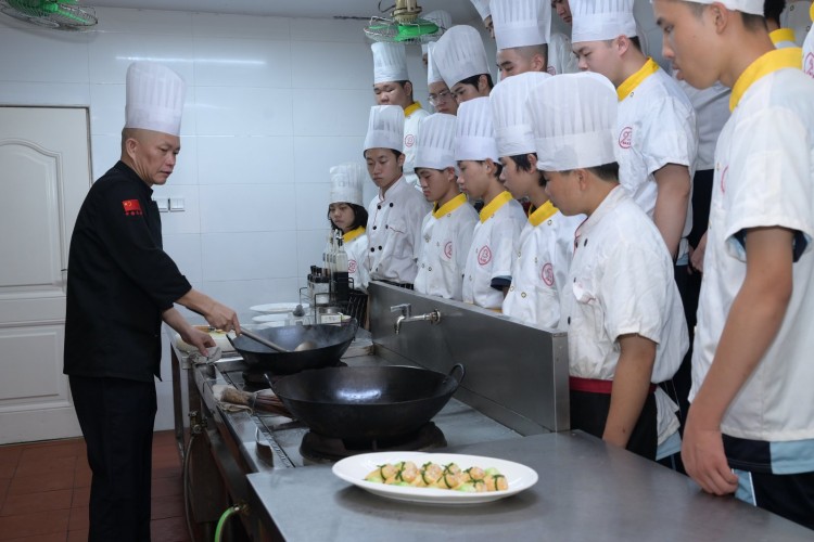 福建鸿源技术学校校园环境图