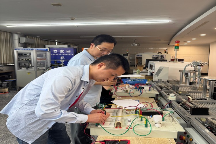 无锡锐志智能职业培训学校