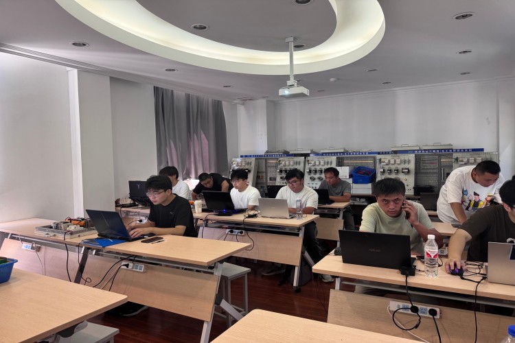 无锡锐志智能职业培训学校