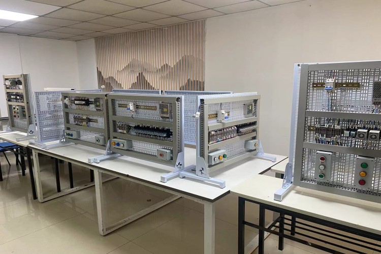 辽宁海纳智能教育校园环境图