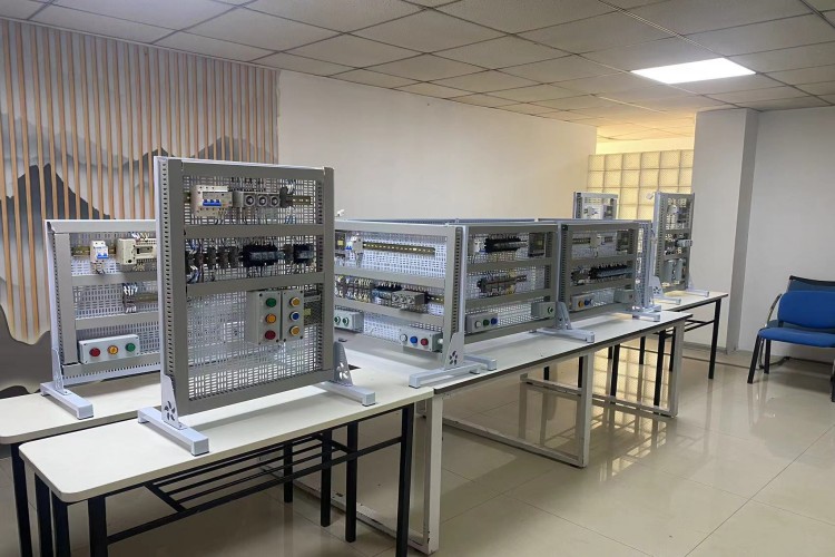 辽宁海纳智能教育校园环境图