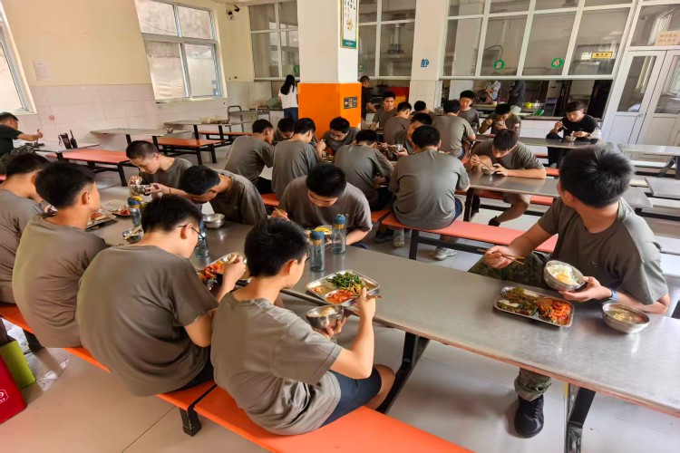 河南豫教青少年教育学校校区环境图