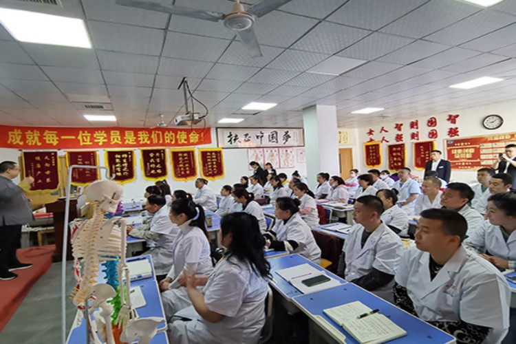 大连蔡洋中医校区环境图