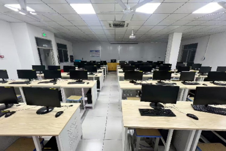 泉州市云扬航空职业技术学校校区环境图片