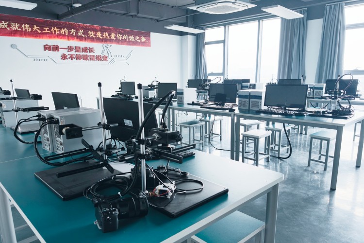 杭州鸿富技加智能制造实训基地环境图