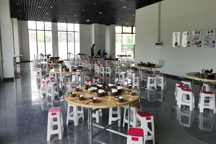 东方利刃成长营地食堂